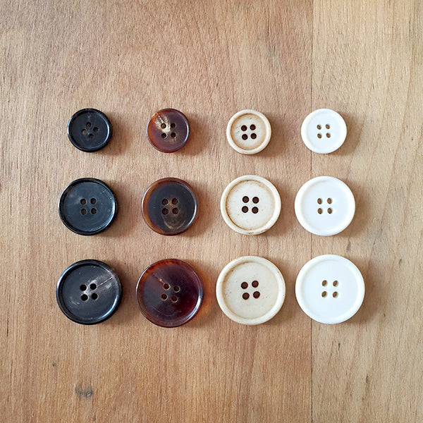 Narrow rim buttons (bone/horn)