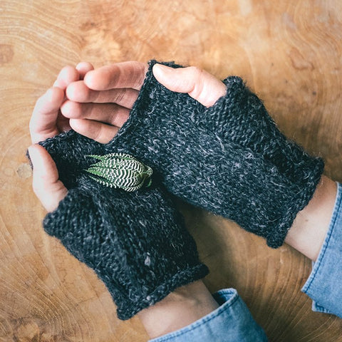 Mamoru Mitts knit kit